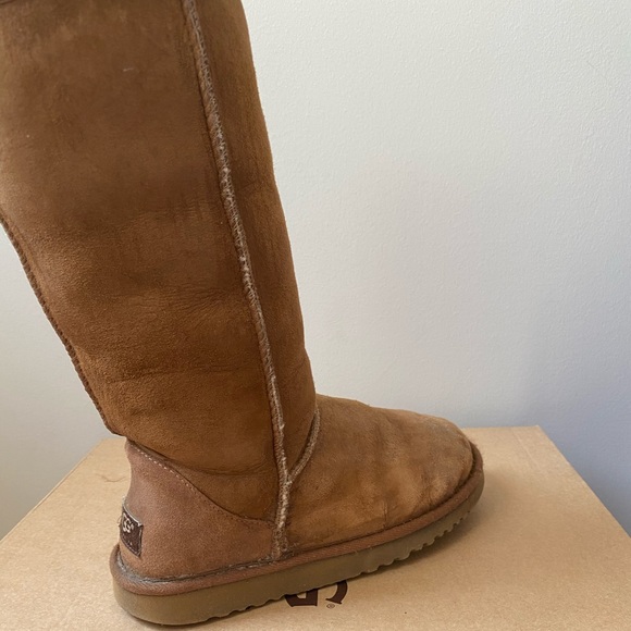 Tall UGGS in Chestnut - Picture 11 of 14